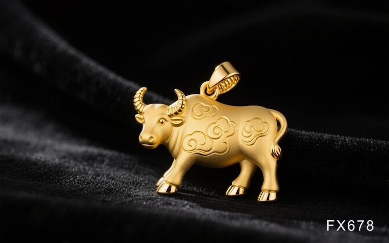 美元延续强势令金价承压，但避险需求限制跌幅